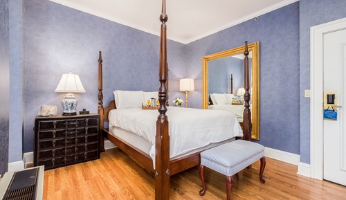 Deluxe Suite, 1 Queen Bed, Kitchenette