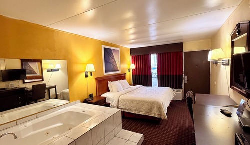 Studio Suite, 1 King Bed, Non Smoking
