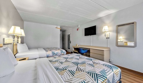 Deluxe Room, 2 Queen Beds, Non Smoking, Refrigerator & Microwave