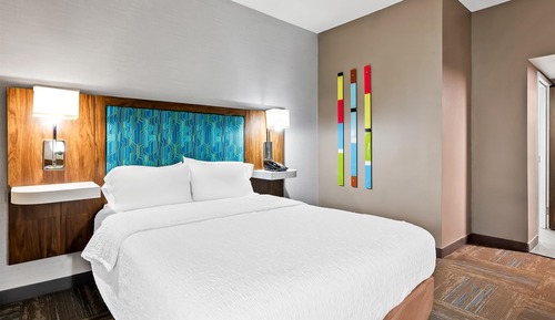 One Queen Bed, Non-Smoking, Accessible