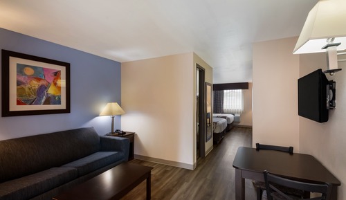 Suite, Multiple Beds, Non Smoking (2 Queen, 2 Person Sofa Bed)