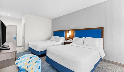 Two queen beds non smoking