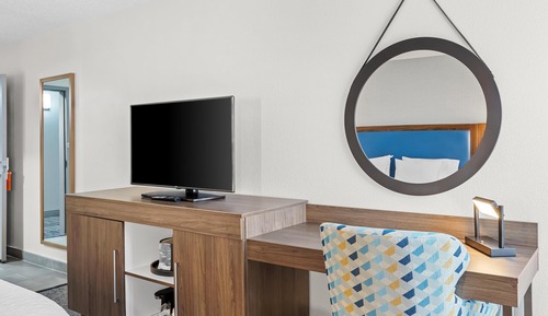 One king bed non smoking