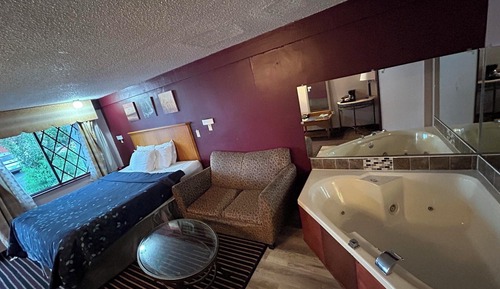 Deluxe Room, Non Smoking (Jacuzzi)