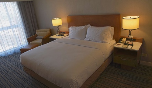 Room, 1 King Bed, Accessible (Mobility & Hearing, Roll-in Shower)