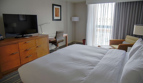 Room, 1 King Bed, Accessible, Bathtub