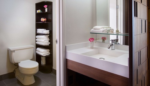 Deluxe Room, 1 King Bed (Coast Premium King)