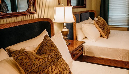Family Single Room, 2 Queen Beds