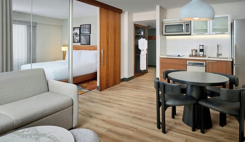 Suite, 1 King Bed