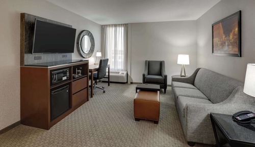 Suite, 2 Queen Beds, Accessible (Upper Floor,Sofa Sleeper,Tub, 2 Rooms)