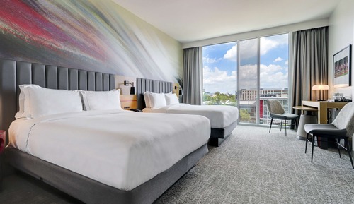 Deluxe Room, 2 Queen Beds (Hearing Accessible, University View)