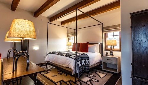 Junior Suite, 1 King Bed, Valley View