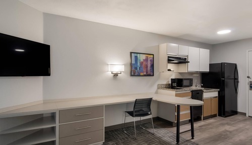 Room, 1 Queen Bed, Accessible, Non Smoking (Accessible Tub)