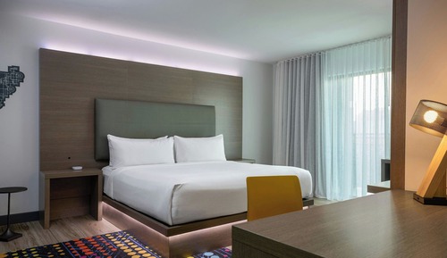 Chic, Room, 1 King Bed, Pool View