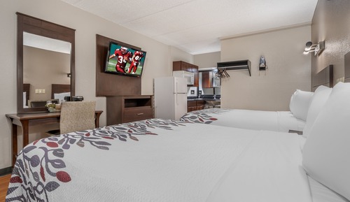 Deluxe Room, 2 Queen Beds, Non Smoking, Kitchenette