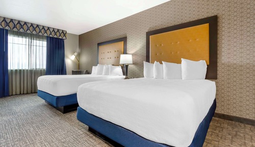 Standard Room, 2 Queen Beds, Accessible, Bathtub