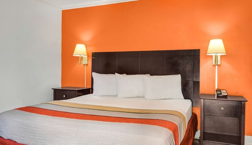 Standard Room, 1 King Bed, Smoking