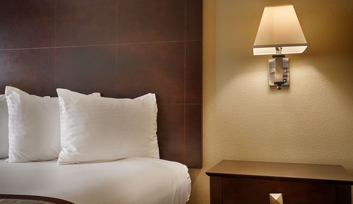 Standard Room, 1 Queen Bed, Accessible, Bathtub