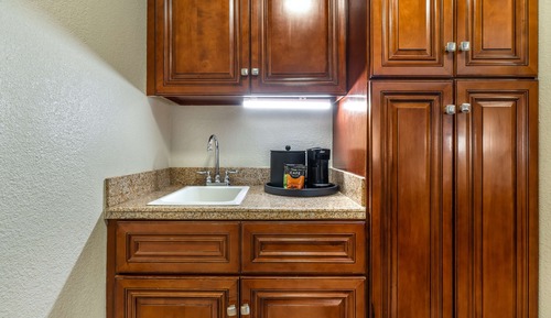 Standard Room, 2 Double Beds, Accessible, Non Smoking (Walk-in Shower)