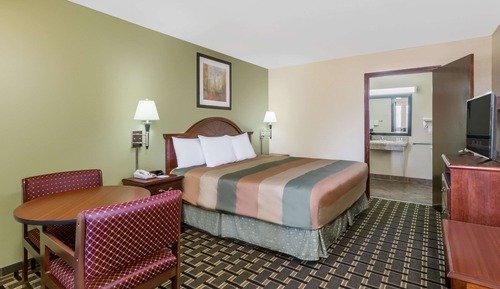 Standard Room, 1 King Bed