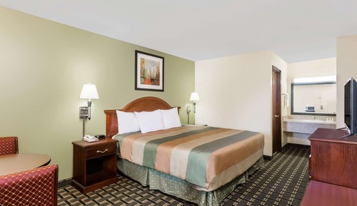 Standard Room, 1 King Bed, Smoking