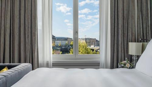 Deluxe Suite, 1 King Bed, River View