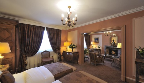 Suite (twin beds)