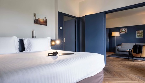 Junior Suite, 1 King Bed with Sofa bed