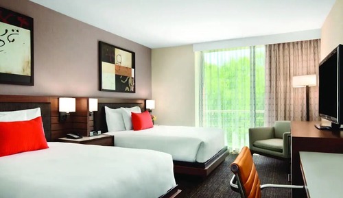 Room, 2 Queen Beds, Accessible, Bathtub