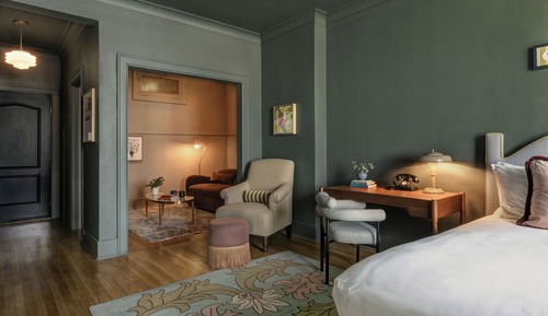 Suite, 1 King Bed, Corner