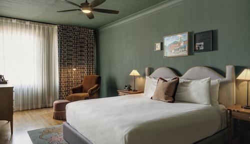 Deluxe Room, 1 King Bed