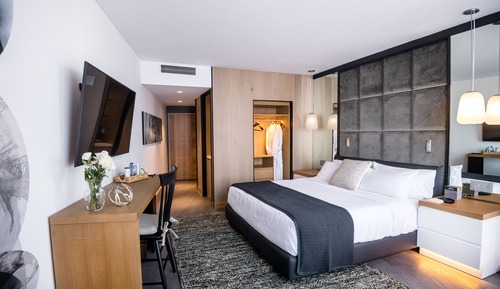 Suite, 1 King Bed (Skyline Club Level)