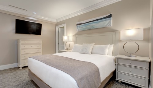 Suite, Lake View (Specialty)