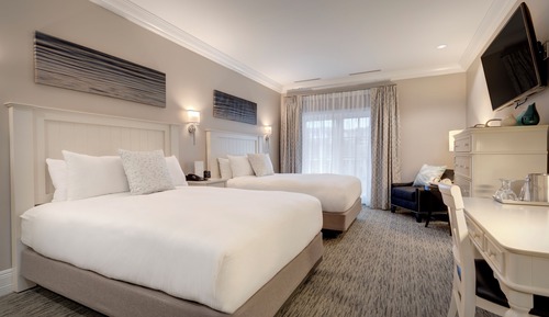 Room, Lake View