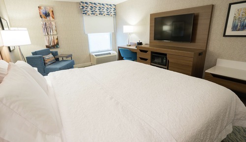 Room, 1 King Bed, Accessible (Hearing)