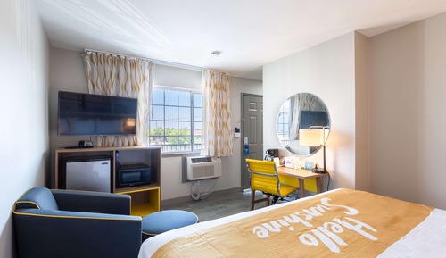 Room, 1 King Bed, Accessible, Non Smoking (Mobility, Roll-In-Shower)