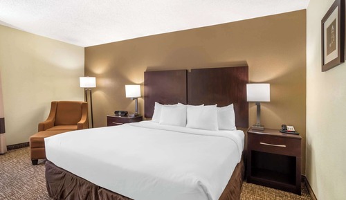 Standard Room, 1 King Bed, Accessible, Non Smoking