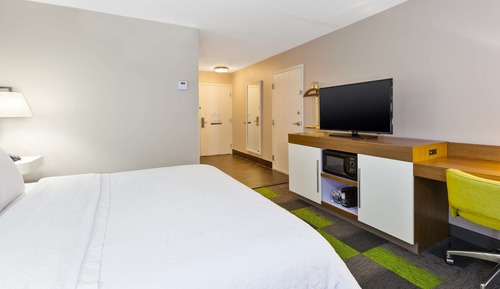 Spacious, One King Bed