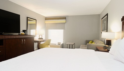 Room, 1 King Bed (Office Area)