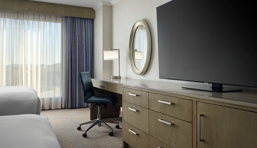 Deluxe Room, 2 Queen Beds, Accessible, Bathtub