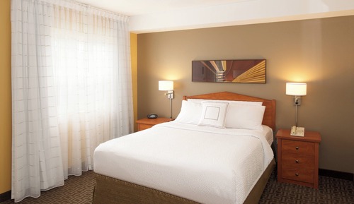 Studio, 1 Queen Bed with Sofa bed