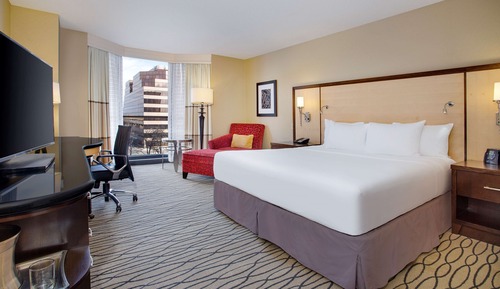 Room, 1 King Bed, Corner