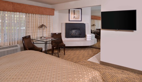 Standard Room, 1 King Bed, Non Smoking, Jetted Tub