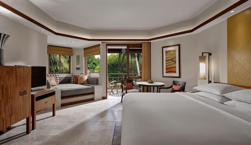 Club Room, 1 King Bed (Club Access)