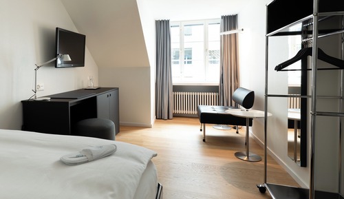 Boutique Queen Room