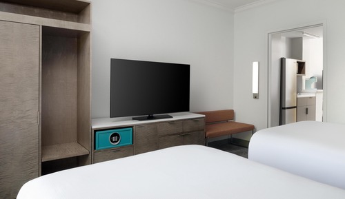 Suite, 2 Double Beds, Mobility Accessible (Redesigned, Breakfast/Cocktails)