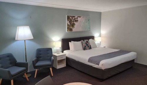 Executive Room, 1 King Bed, Non Smoking, Garden View