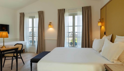 Signature Suite