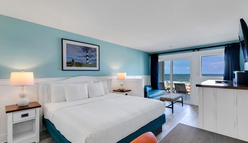 Superior Room, 1 King Bed, Ocean View, Beachside