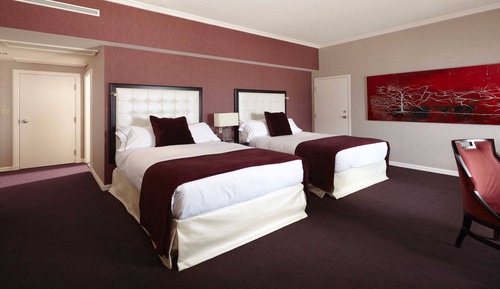 Club Room, 2 Double Beds, Accessible, Club Lounge Access (Accessible Bathtub)